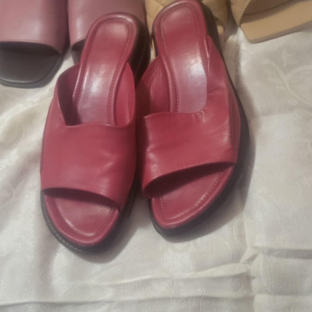 Slide/ sandals